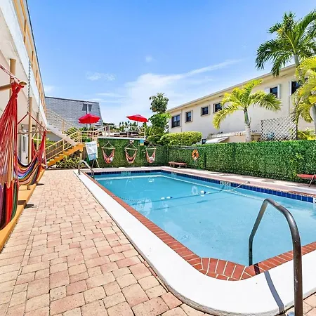 Christmas Getaway Pool Dania Beach 5 Min Walk Apartment